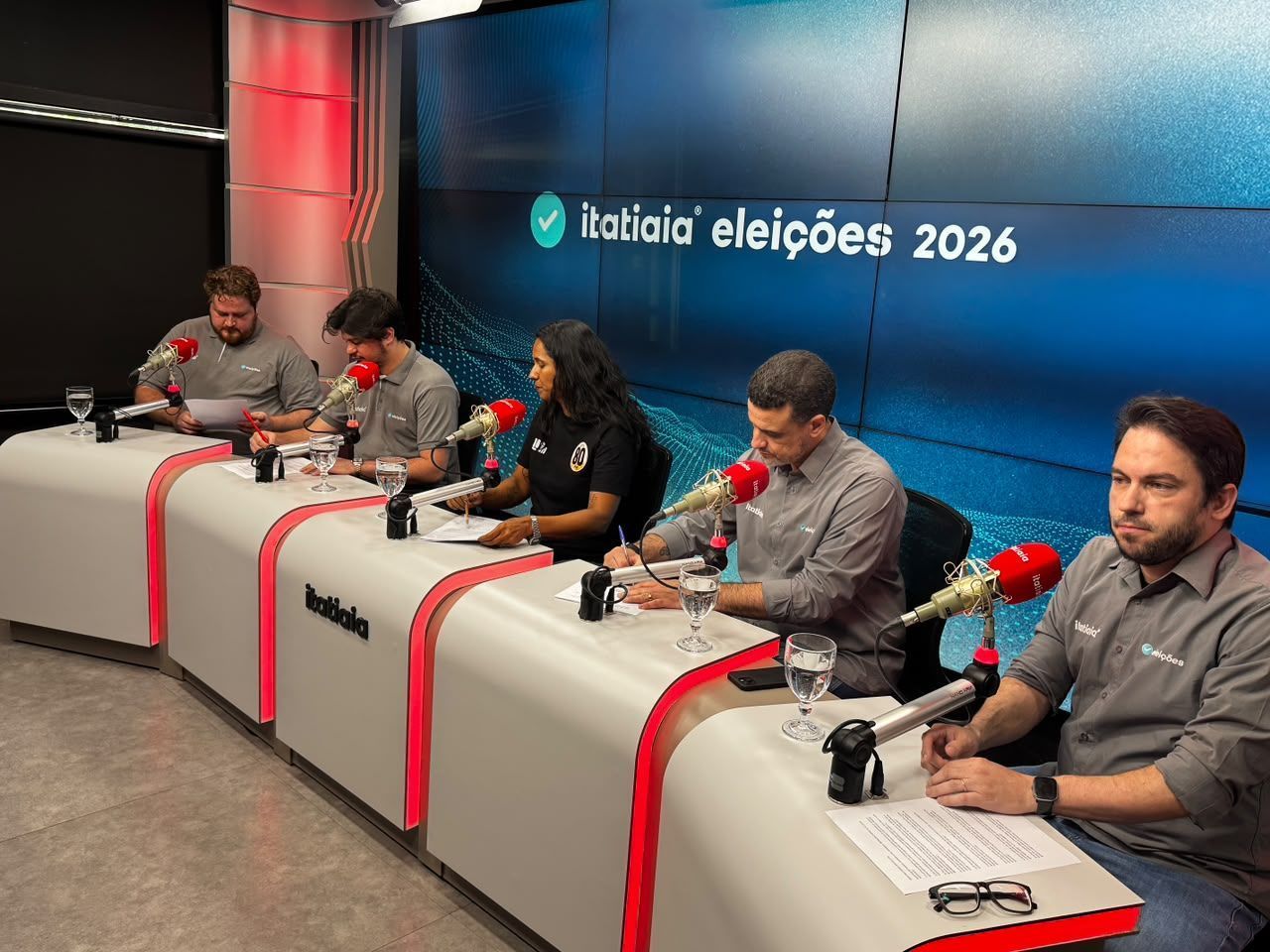 Governo Lula é de centro-direita, defende Indira Xavier: ‘Não se pode rezar para dois senhores’