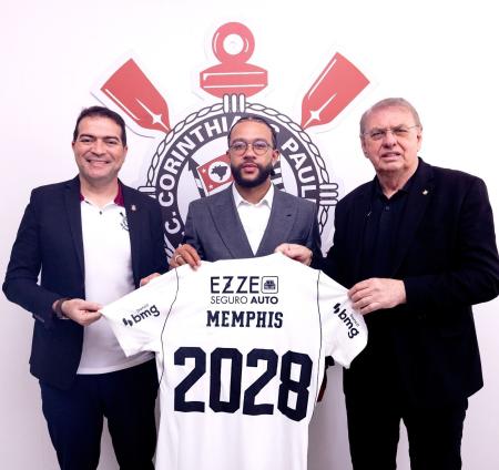 Memphis Depay renova com o Corinthians até 2028