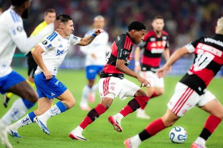 Flamengo enfrentou o Cruzeiro nas oitavas de final