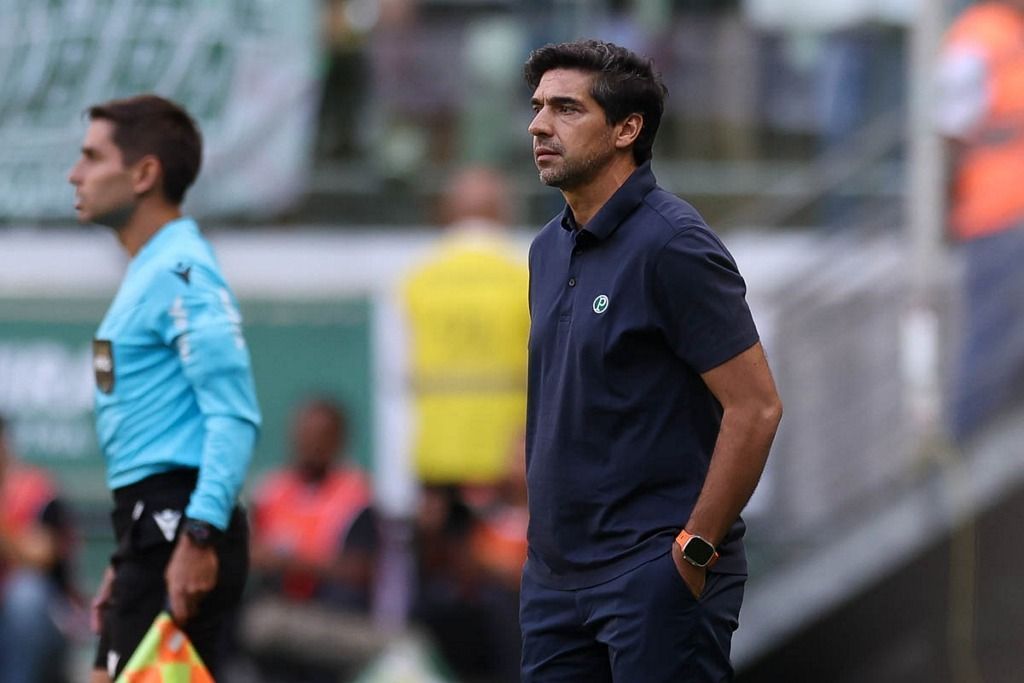 Abel Ferreira reage às críticas após goleada do Palmeiras: 'Nem Barcelona consegue'