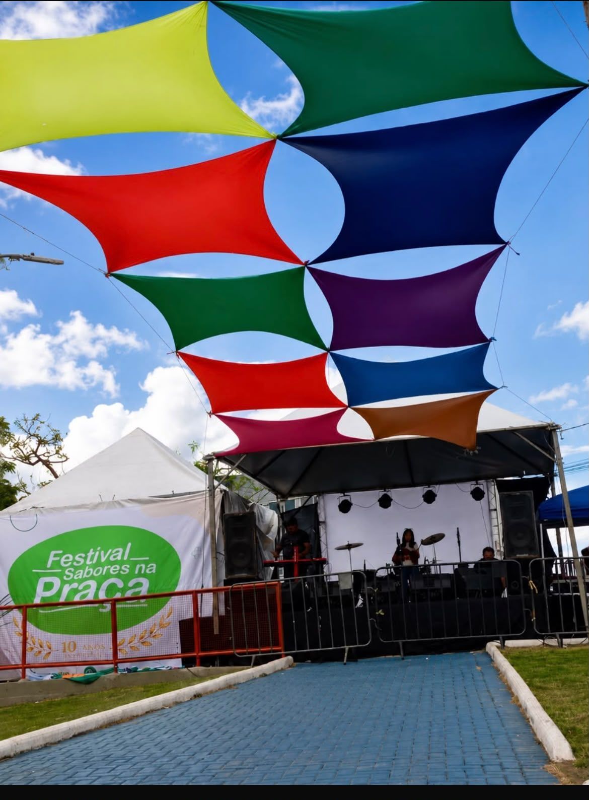 Festival de Sabores reúne samba, rock e gastronomia na Praça Padre Lage em Belo Horizonte