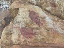 Pinturas rupestres gravadas em grutas da Lapinha da Serra, Santana do Riacho (MG)