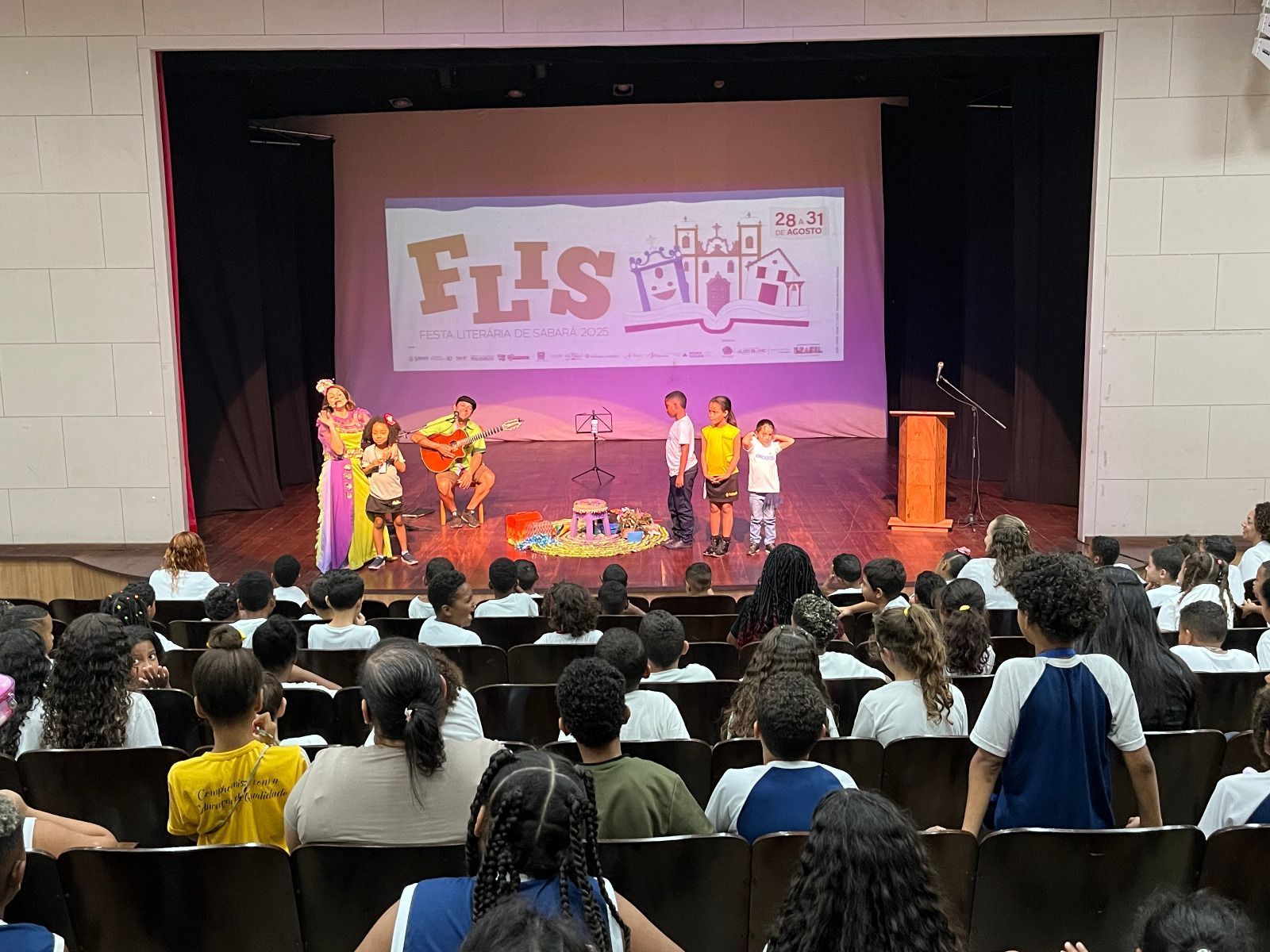 Sabará recebe a 12ª Festa Literária com literatura, teatro, oficinas e shows gratuitos