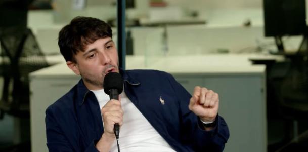 Renan Santos (Missão) durante sabatina