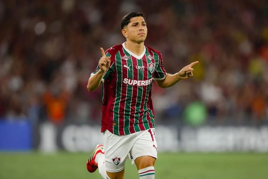 Recuperado, Savarino quer restabelecer status de titular no Fluminense