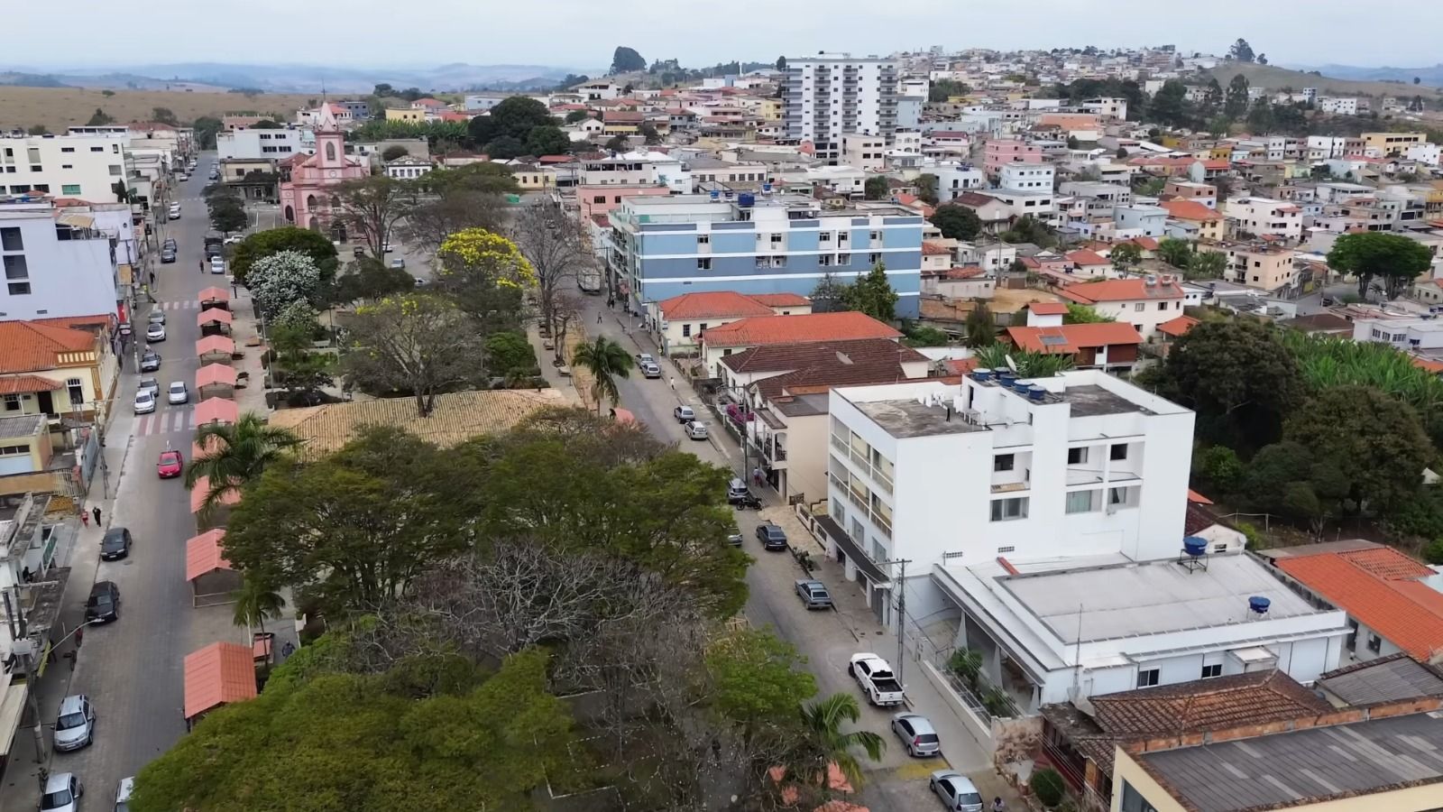 Conheça São Tiago, a 'Capital Nacional do Café com Biscoito'