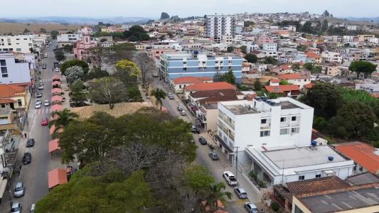 A cerca de 180 quilômetros de Belo Horizonte, São Tiago é um daqueles destinos onde história, tradição e sabores caminham juntos