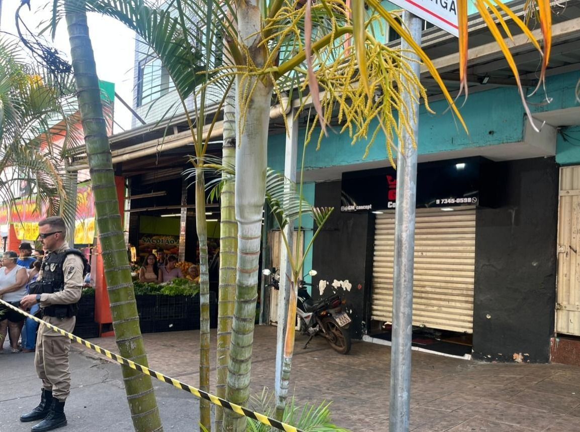 Homem morto a tiros dentro de loja em Ibirité tinha passagens por tráfico