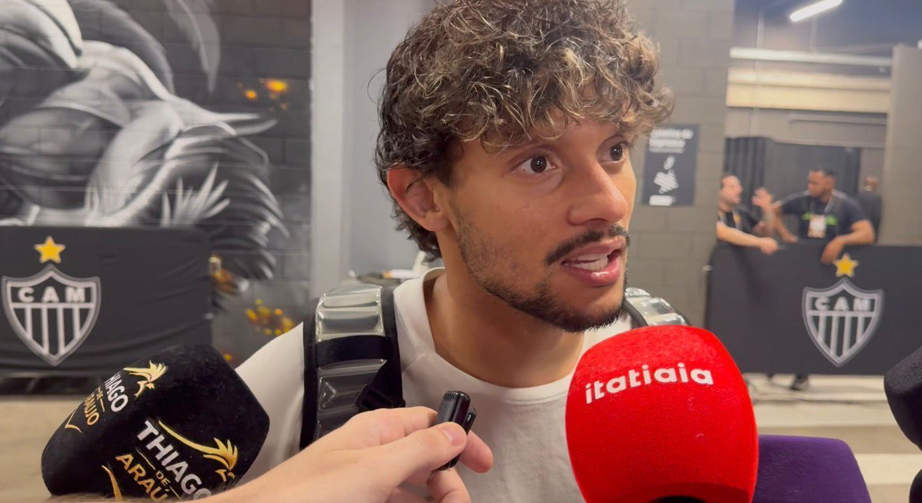 Acionado em vitória do Atlético, Scarpa banca permanência: 'Muito o que contribuir'