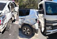 Caminhão bate em dois carros na BR-381, em Ipatinga, e mulher fica ferida