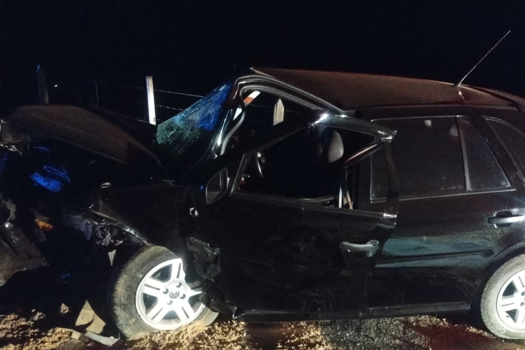 Idosos morrem em batida de frente entre veículos na MG-448