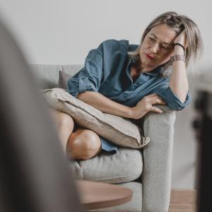 Ondas de calor estão entre os sintomas mais conhecidos da menopausa e podem afetar a rotina e o sono