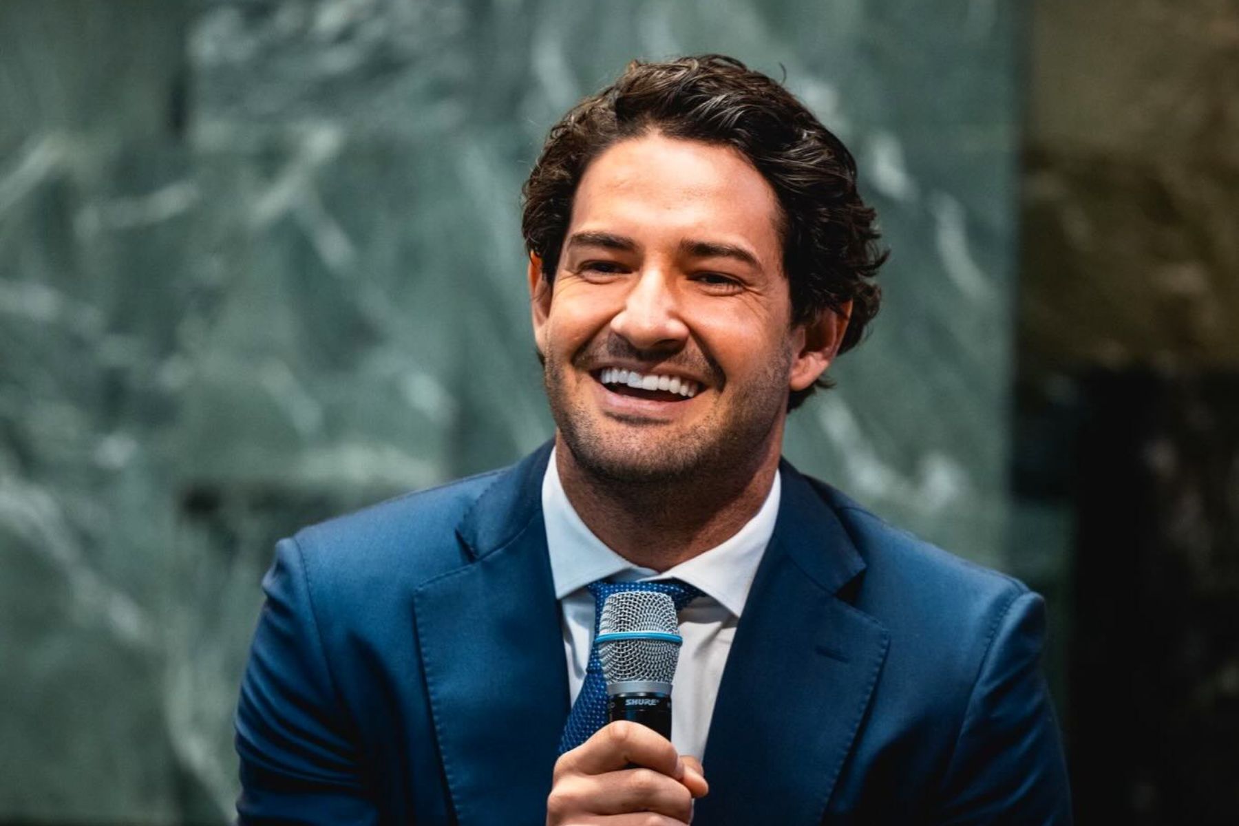 Fundo com participação de Alexandre Pato compra clube na Inglaterra; saiba detalhes