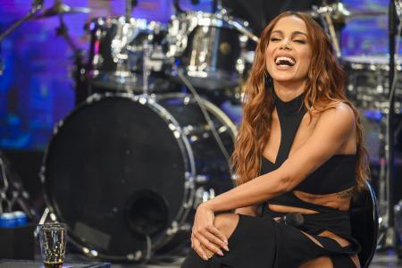 Anitta em participação no Altas Horas, da Globo