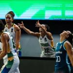 Brasil vence Argentina e vai à semifinal do qualificatório ao pré-olímpico de basquete