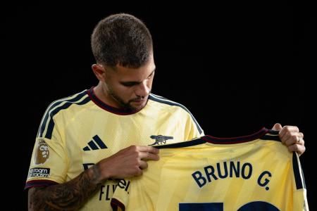 Bruno Guimarães em anúncio como novo jogador do Arsenal