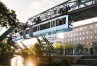 Wuppertal Schwebebahn continua transportando passageiros após 125 anos