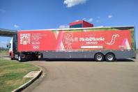 Projeto MobiMovie DENSO leva cinema gratuito em carreta itinerante a cidades de MG