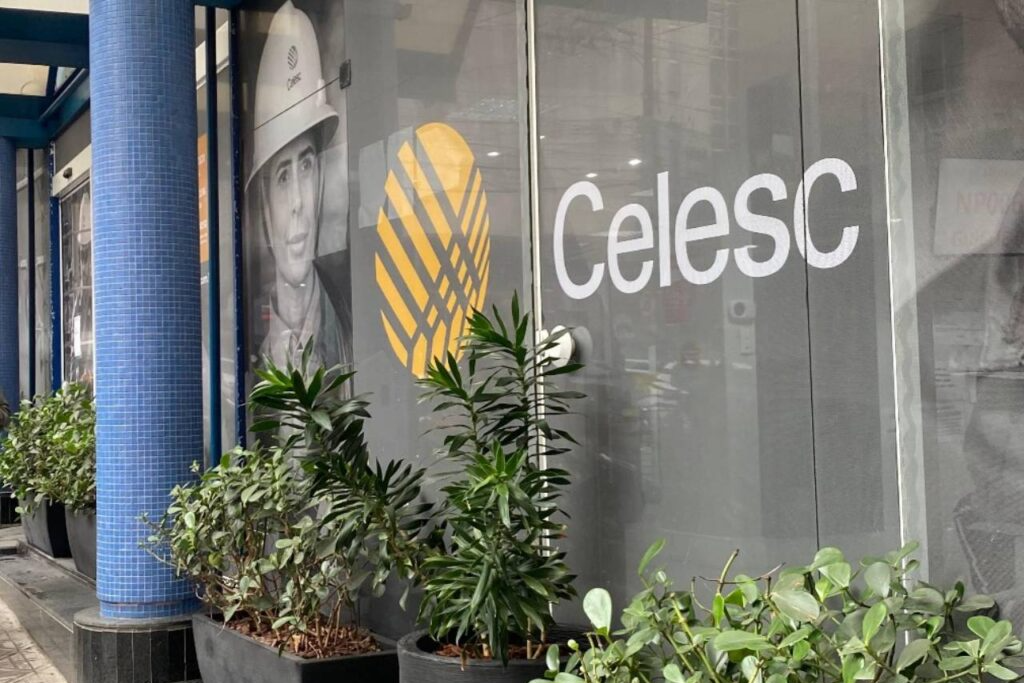 Celesc abre concurso com salários de até R$ 6,9 mil em Santa Catarina