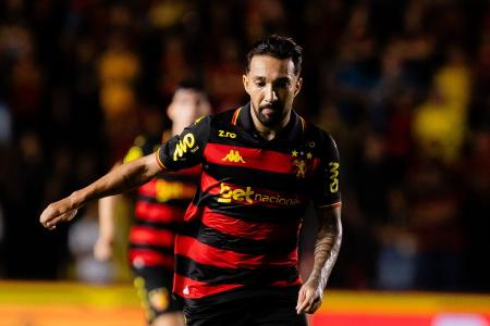 Clayson, atacante do Sport