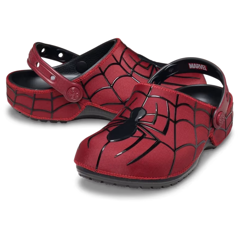 Crocs amplia presença no luxo com nova colaboração internacional