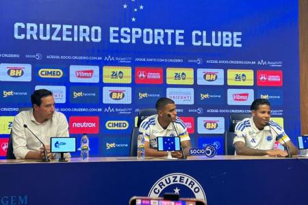 Wesley e João Costa em apresentação do Cruzeiro