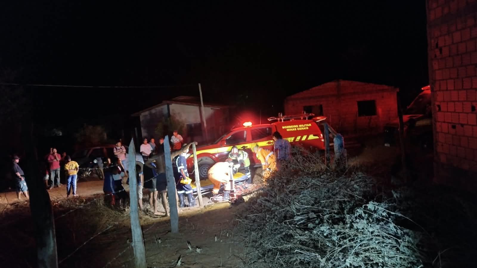 Mulher é socorrida após cair em fossa desativada na zona rural de Montes Claros