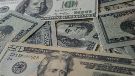Antes de comprar ou vender dólares, é importante conhecer como funciona o mercado de câmbio