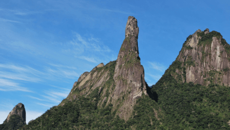 Dedo de Deus, na Serra do Mar (RJ)