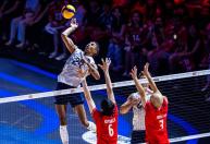 EUA vencem Japão no tie-break e avançam à final em busca de título inédito da VNL