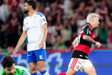 Arrascaeta marca pelo Flamengo contra o Cruzeiro na Libertadores