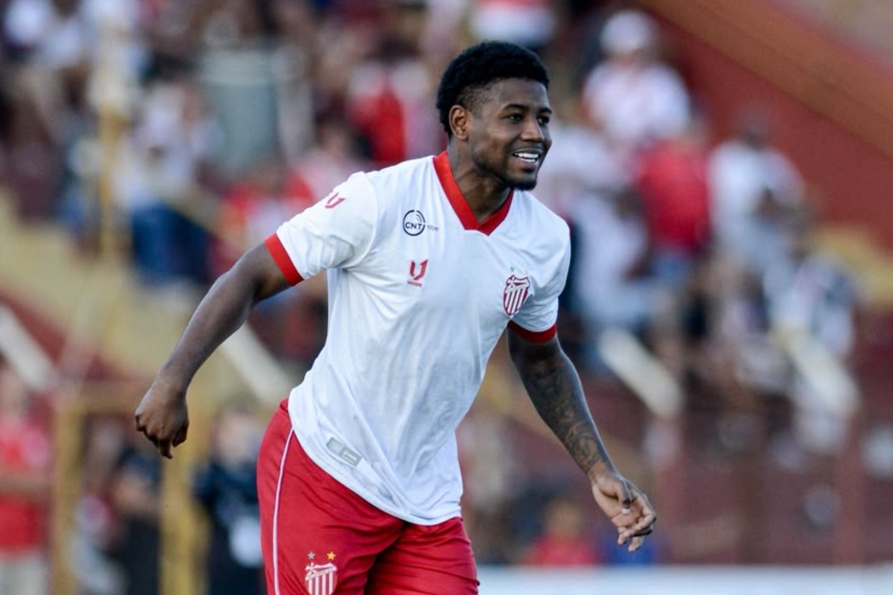 Meio-campista do Villa Nova, Gabriel Falcão conquista segundo acesso em 2026