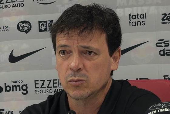 Diniz elogia comprometimento do time do Corinthians: 'Conexão com a torcida'