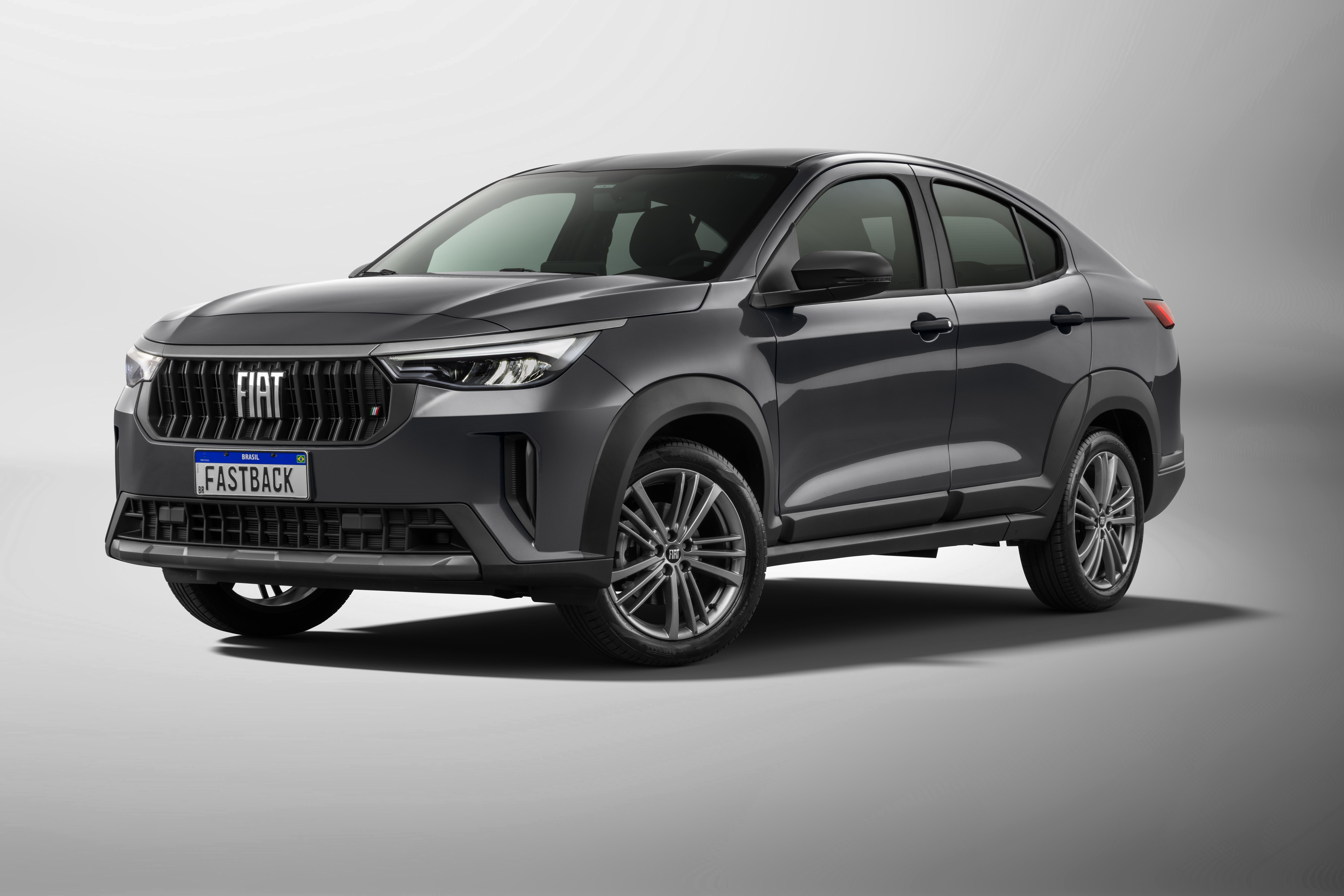 Fiat Fastback T200 sai por menos de R$ 100 mil para PCD