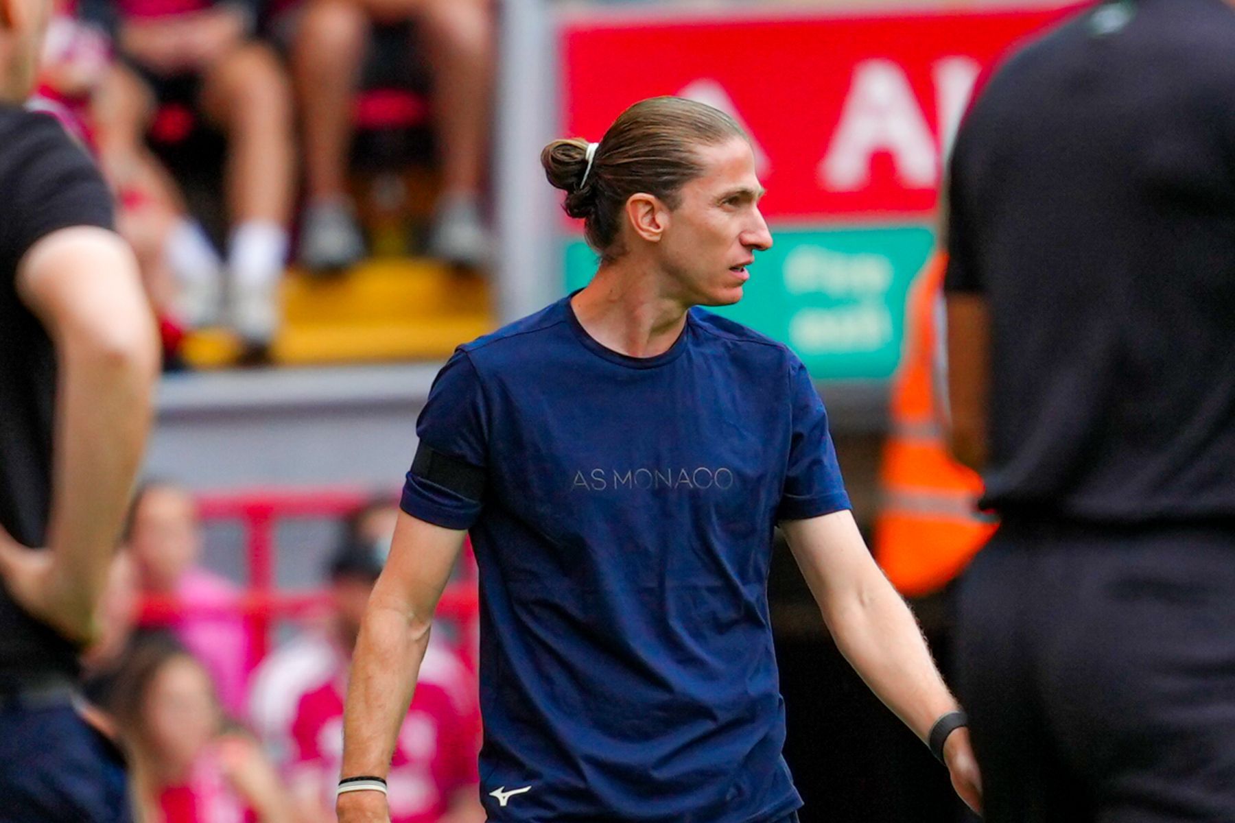 Monaco de Filipe Luís bate Liverpool de virada em amistoso em Anfield