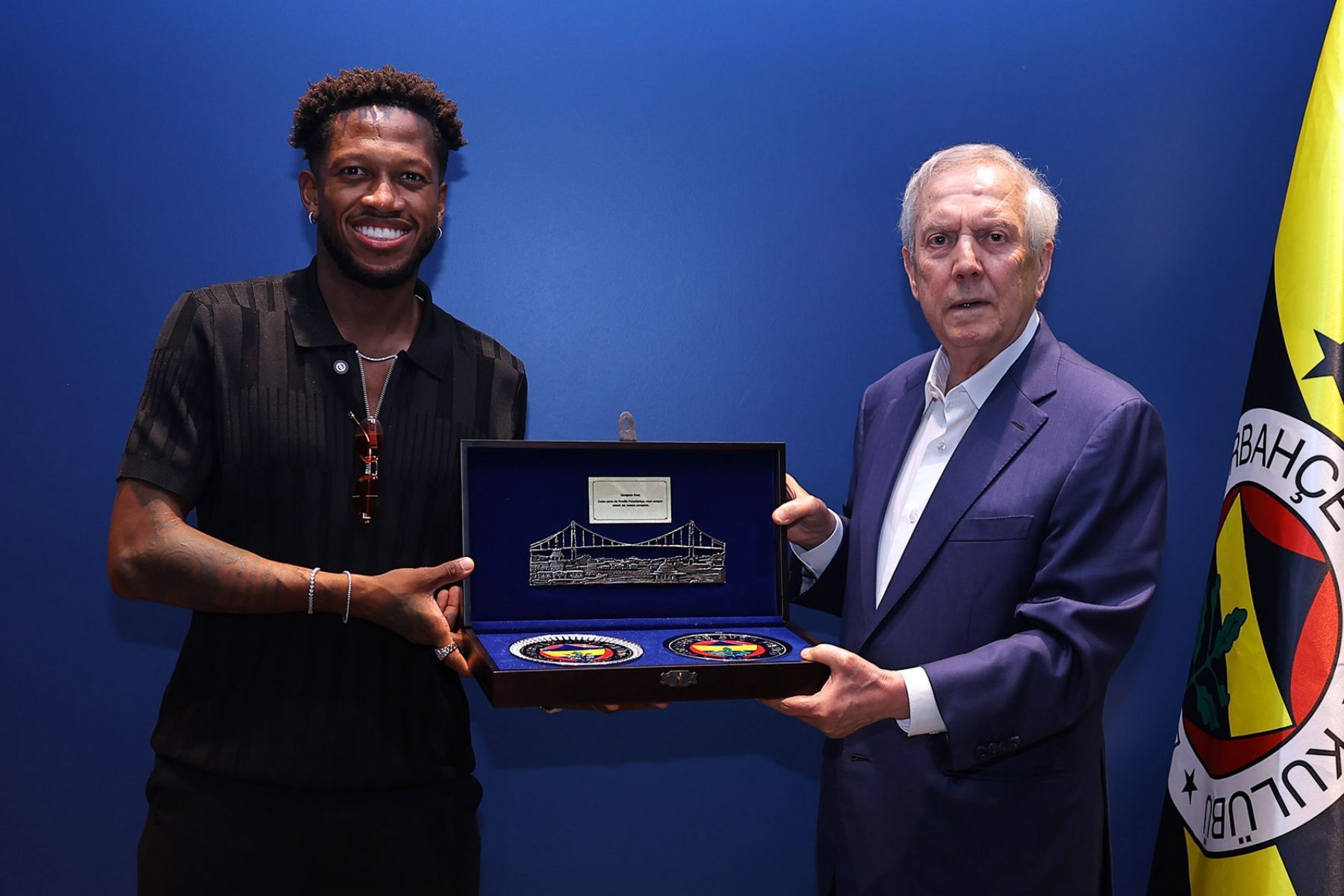 Reforço do Atlético, Fred se despede do Fenerbahçe e recebe homenagem