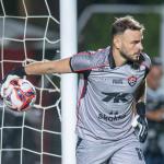 Goleiro ex-Cruzeiro rescinde com clube da Série A e está livre no mercado