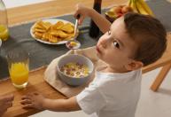 Alimentação infantil: como criar hábitos saudáveis desde os primeiros anos