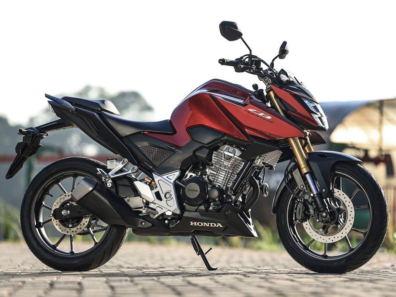 Honda CB 300F Twister 2027 ganha ABS e controle de tração; veja os preços