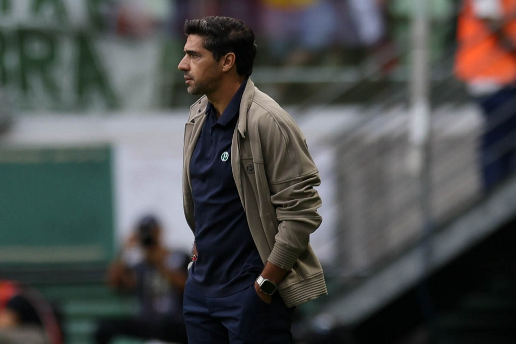 Abel critica jogadores do Palmeiras e cita menor tempo de descanso do Inter