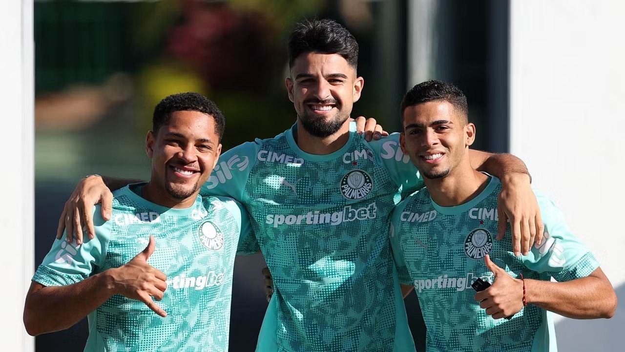 Abel manda recado e dá receita para reação de Vitor Roque e Flaco no Palmeiras
