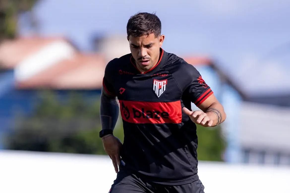 Ex-Atlético vira 'dor de cabeça' na Série B e volta ao Fluminense: 'Só Deus'