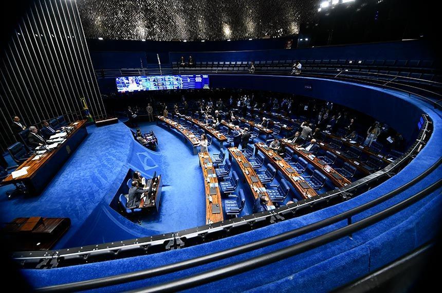 Quanto ganha e quais as funções de um senador?