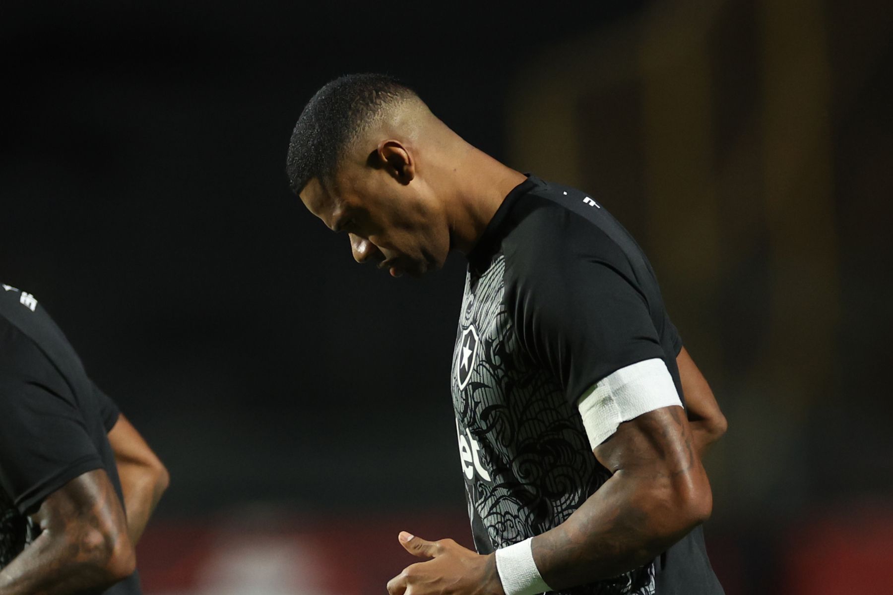 Júnior Santos explica confusão após derrota e dá razão à torcida do Botafogo