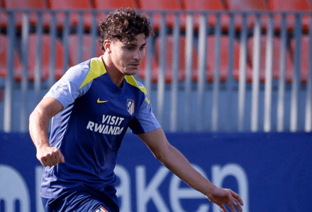 Julián Álvarez durante treino pelo Atlético de Madrid em 2 de agosto de 2025