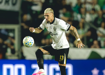 Lyanco em ação pelo Atlético na temporada 2026