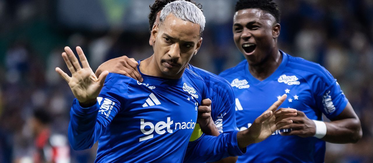 Matheus Pereira brilha no fim, e Cruzeiro vence Flamengo em 'revanche' pelo Brasileiro