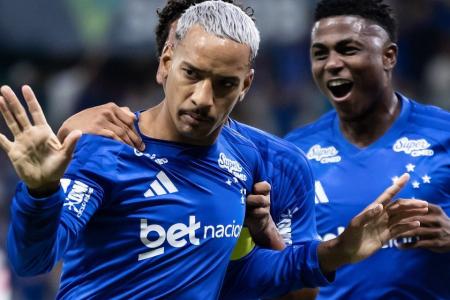 Matheus Pereira brilha no fim, e Cruzeiro vence Flamengo em 'revanche' pelo Brasileiro