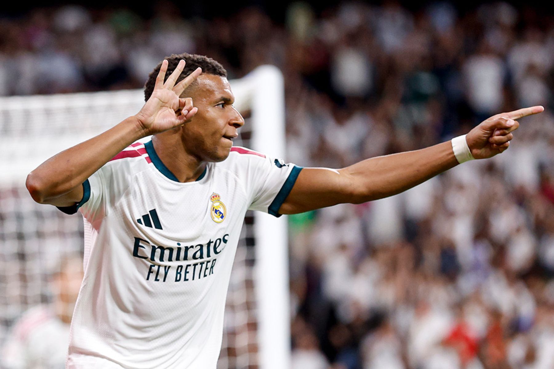 Real Madrid goleia Sociedad com hat-trick de Mbappé e gol de Vini Jr.
