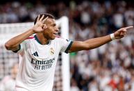 Real Madrid goleia Sociedad com hat-trick de Mbappé e gol de Vini Jr.